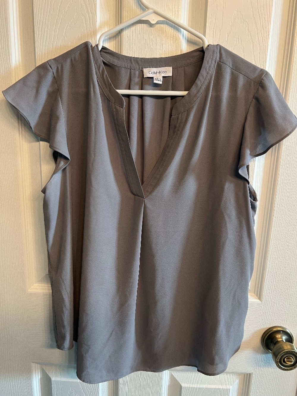 Calvin Klein Gray Split Neck Flutter Sleeve Blouse | Size L